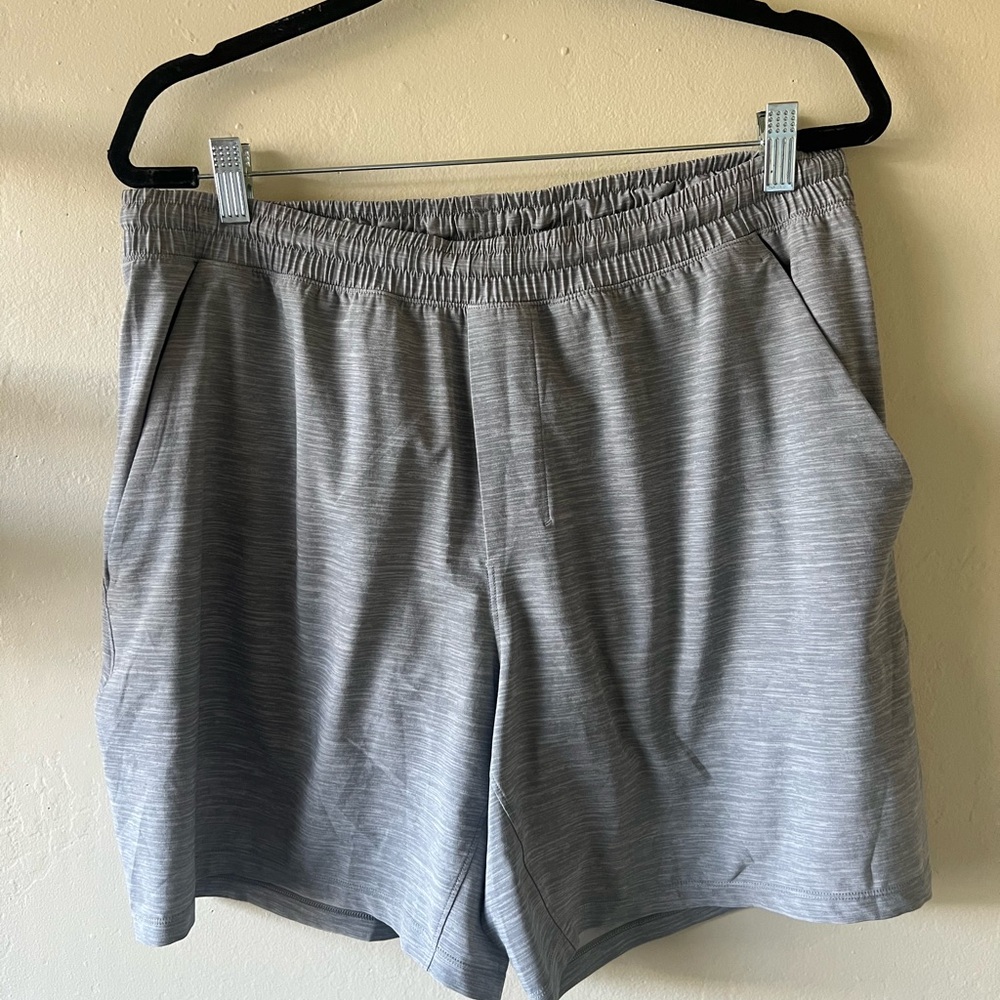 lululemon athletica‎ Men's Heathered Gray Athletic Shorts